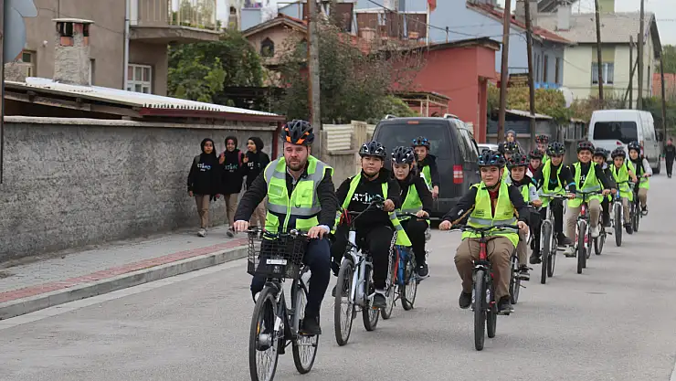Konya'da okul yolunda bisiklet keyfi: 100 öğrenci her gün pedallıyor