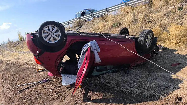 Konya'da otomobil devrildi: 1 ölü, 2 yaralı