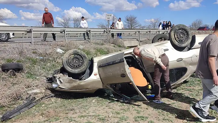 Konya'da otomobil takla attı: 2 yaralı