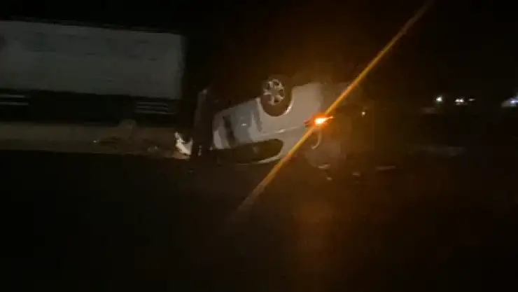 Konya'da otomobil ters döndü: Yüreklerin ağza geldiği kazada çok sayıda yaralı var!