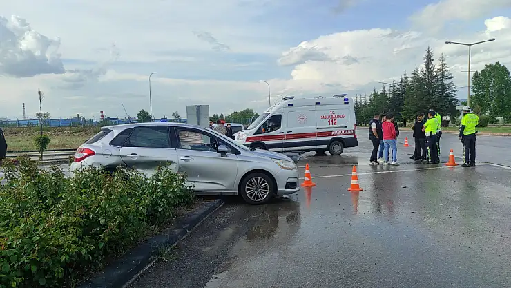 Konya'da otomobillerin çarpıştığı kazada 2 kişi yaralandı