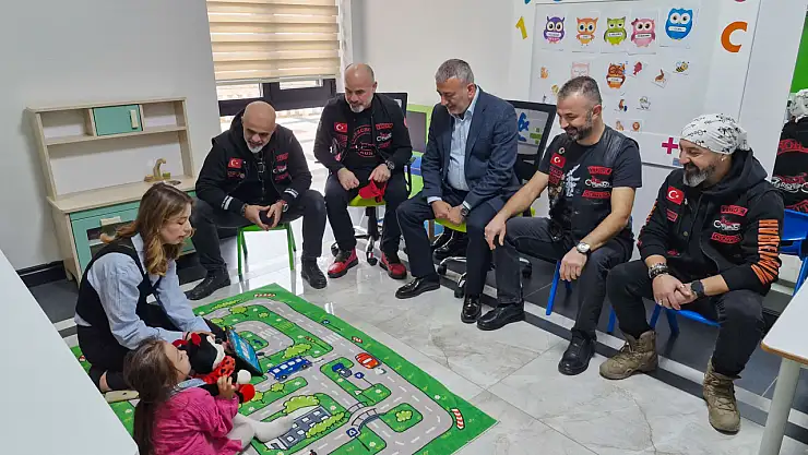 Konya'da özel eğitim kahramanlarına Öğretmenler Günü sürprizi