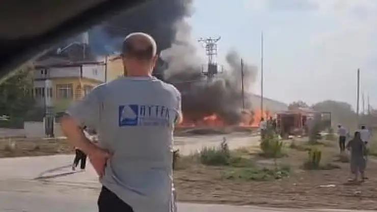 Konya'da palet ve lastik fabrikasında yangın!