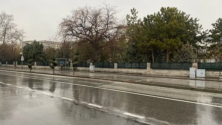 Konya'da sağanak etkili oluyor