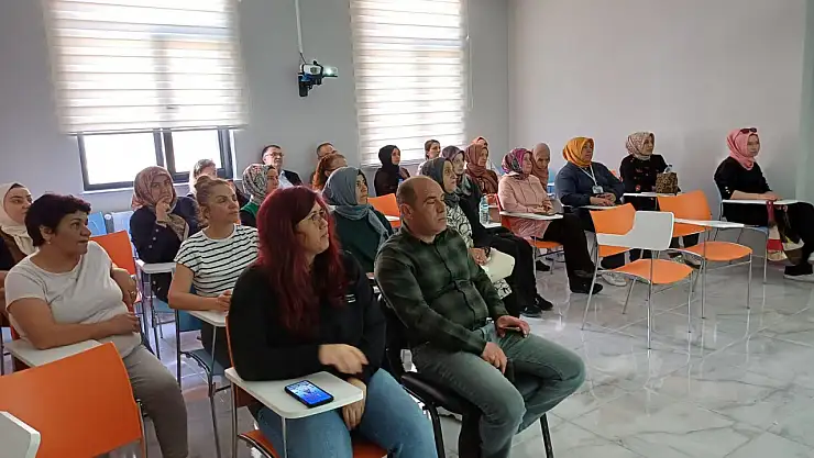 Konya'da sağlık personeline eğitim verildi