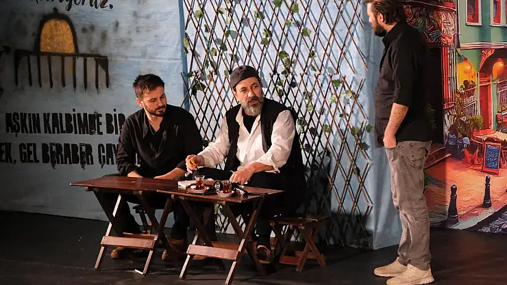 Konya'da sahne Gazze için açıldı: 'Aynalar' oyunu yürekleri dağladı