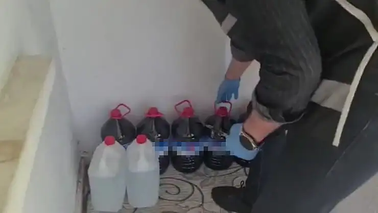 Konya'da sahte alkol üreten baba ve oğul gözaltına alındı