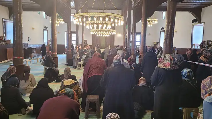 Konya'da Sakal-ı Şerif ziyarete açıldı