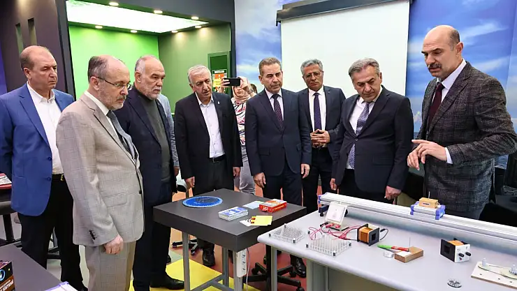 Konya'da Sanayi Odası'ndan Fen Lisesi'ne teknoloji desteği