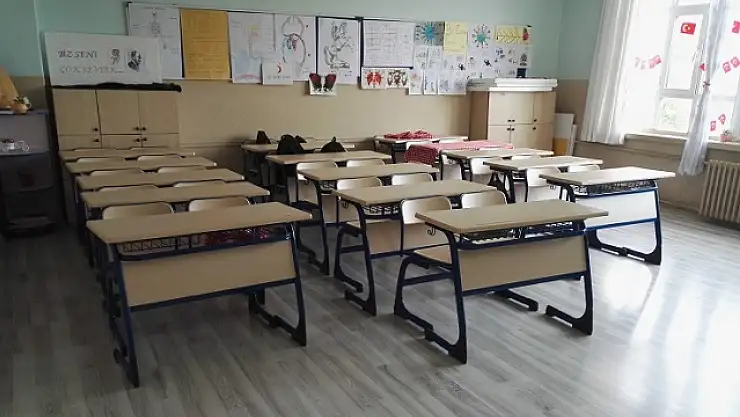 Konya'da şehit annesi oğlunun adının verildiği okulda öğrencilerle bir araya geldi