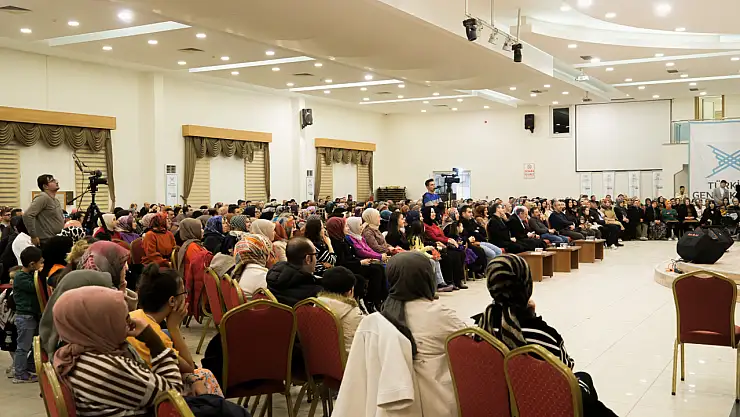 Konya'da söyleşi: Sabırlı aileler merhametli çocuklar yetiştirir!