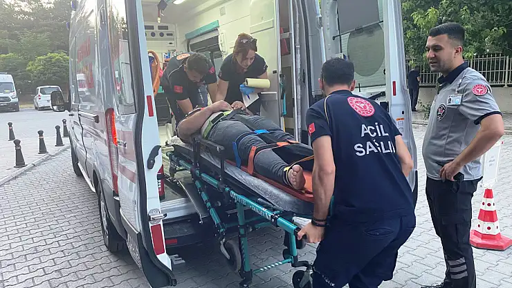 Konya'da TIR devrildi! Sürücünün yardımına vatandaşlar koştu