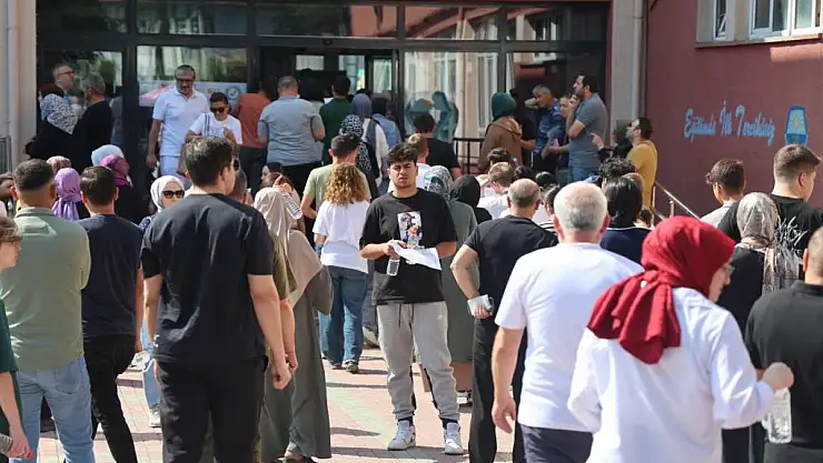 Konya'da TYT sınavına dakikalarla yarış