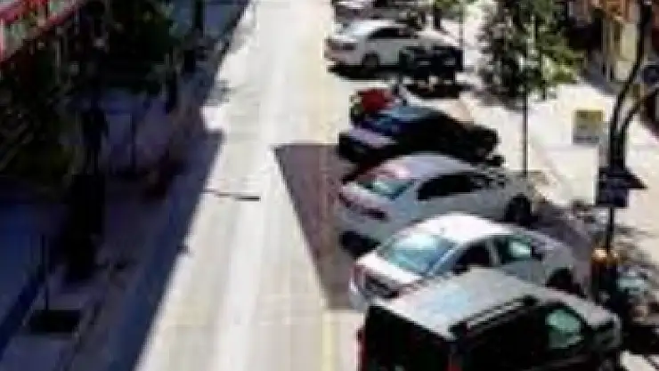 Konya'da vatandaş istedi, belediye yaptı: Cadde üzerinde araç park eden ücret ödeyecek!