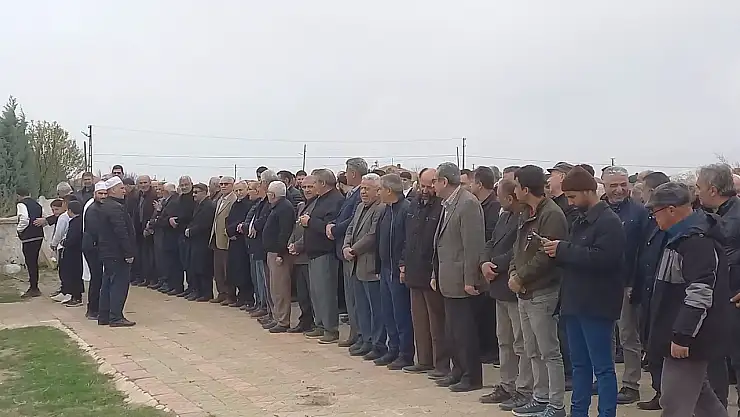 Konya'da vatandaşlar çareyi yağmur duasında aradı!