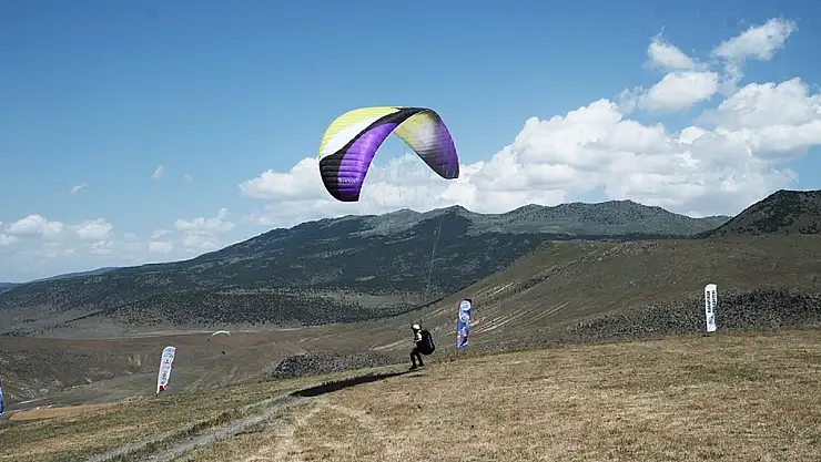 Konya'da Yamaç Paraşütü Şampiyonası başladı!