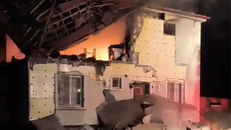 Konya'da yangın paniği: Ev alevlere teslim oldu