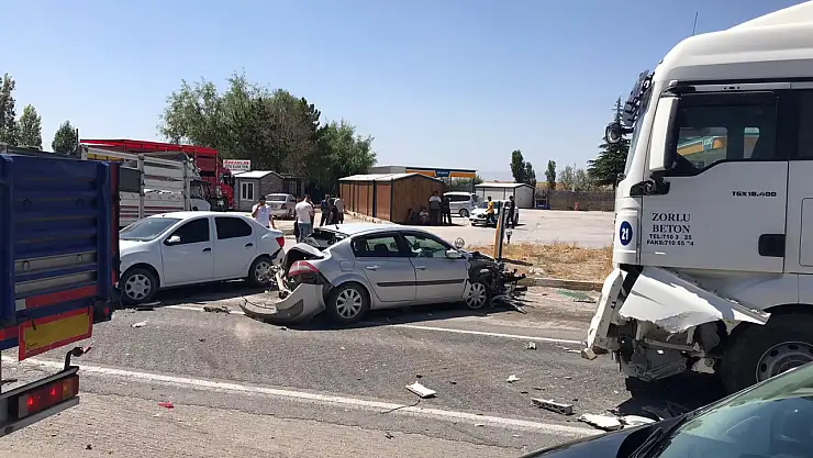 Konya'da zincirleme trafik kazası: 4 yaralı