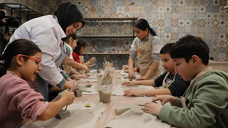 Konya'daki bu akademi, ücretsiz eğitim ve eğlence hizmeti veriyor!