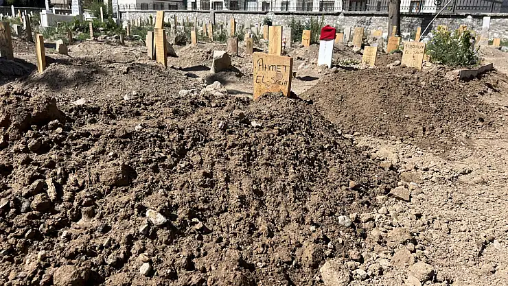 Konya'daki yangında hayatını kaybeden çocuklar son yolculuğuna uğurlandı