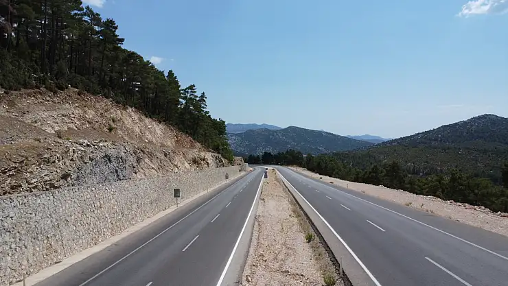Konya'dan Antalya'ya gidecekler dikkat! O yol trafiğe kapatıldı...