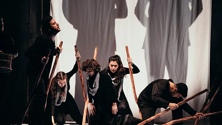 Konya Devlet Tiyatrosu Palaz adlı oyun ile seyircisiyle buluşuyor