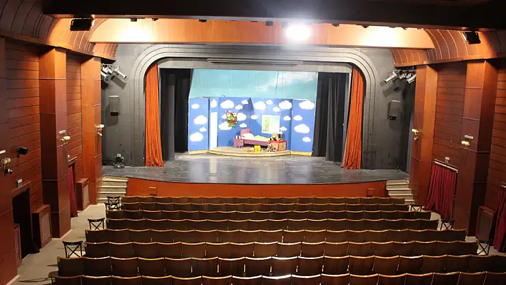 Konya Devlet Tiyatrosuna yoğun ilgi