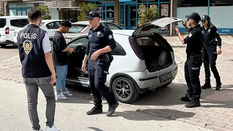 Konya Emniyeti, çocuk ve gençlerin güvenliği için sahada!