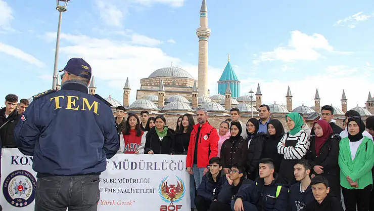 Konya emniyeti 'şehrimi tanıyorum' isimli proje kapsamında lise öğrencilerine gezi düzenledi