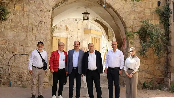 Konya Filistinli kardeşlerinin yanında