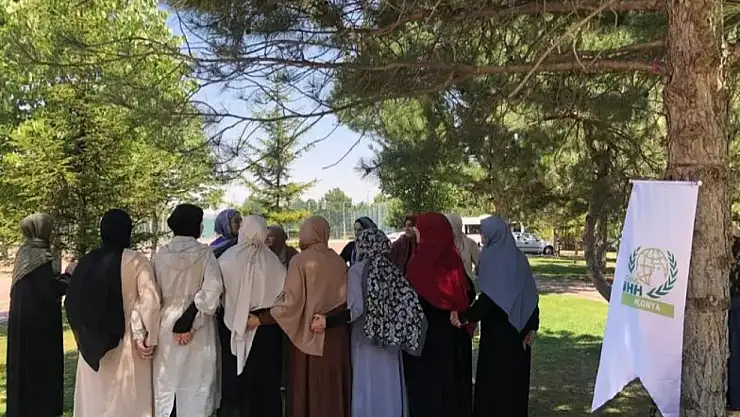 Konya Genç İHH'dan hanımlara özel geleneksel dönem açılış pikniği