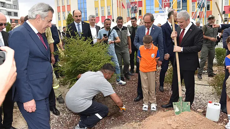 Konya genelinde 463 bin 723 öğrencinin ders başı yaptı