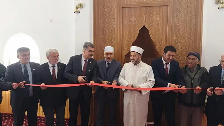 Konya Hüyük'te Sırçalı Camisi dualarla ibadete açıldı!