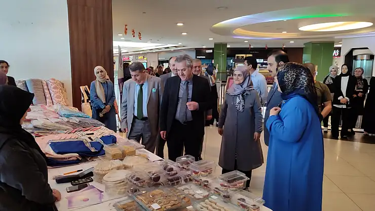 Konya İl Milli Eğitim Müdürü Murat Yiğit sergiye katıldı!