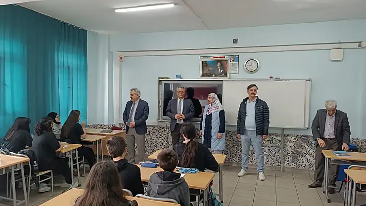 Konya İl Milli Eğitim Müdürü Yiğit, öğrenci ve öğretmenlerle buluşmaya devam ediyor