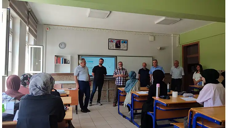 Müdür Yiğit, Yaz DYK ve Yaz Okulu öğrencileriyle buluştu