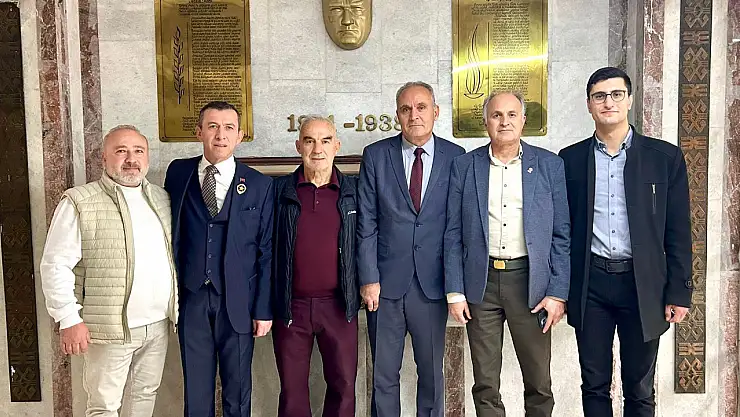 Konya Lisesi mezunları, kuruluş sonrası ilk adımı öğretmenleri için attı