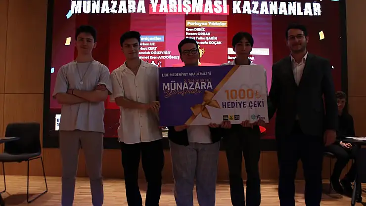 Konya münazara yarışmasında kıyasıya mücadele