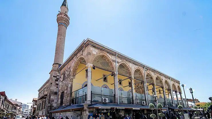 Konya'nın kale taşlarından yeniden inşa edilen 367 yıllık tarih hazinesi