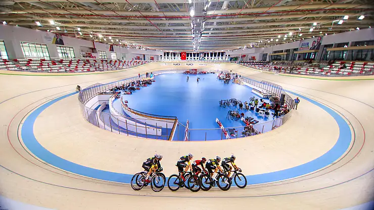 Konya Olimpik Veledromu'nda madalya yağmuru