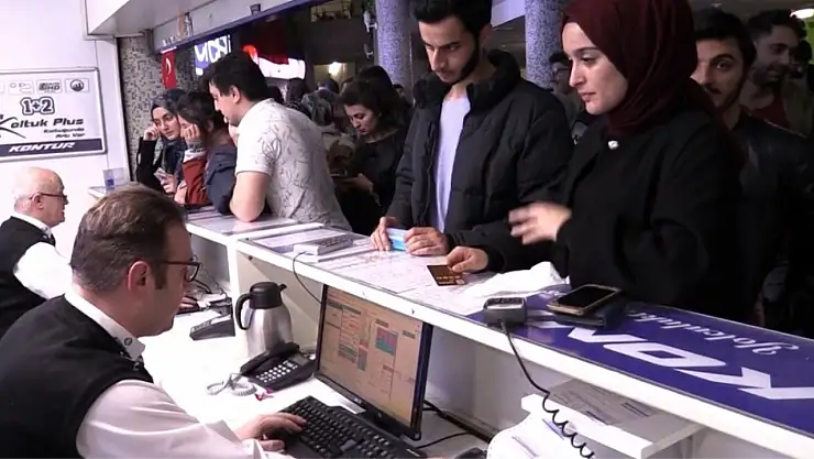 Konya Otogarı'nda Kurban Bayramı yoğunluğu