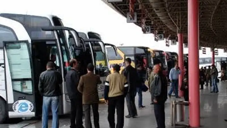 Konya otogarında Bayram sonrası yoğunluk