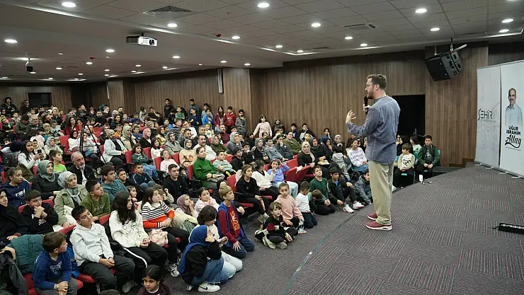 Konya'da Şehir Konferansları son hız devam ediyor