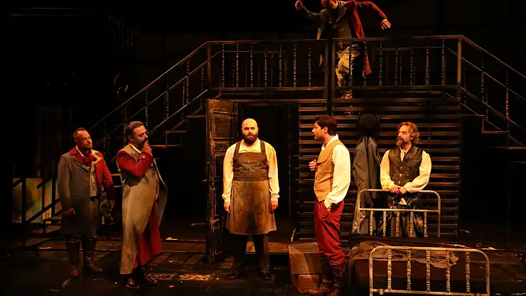 Konya Şehir Tiyatrosu'ndan Gogol'un 'Müfettiş'ine yoğun ilgi