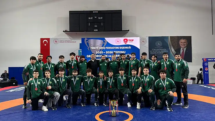 Konya tarihi başarıya tanık oldu: Karatay Belediyespor finalde!