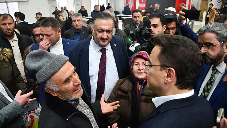 Konya Tarım Fuarı'nda DEVA Partisi'nden mesaj: 'Bir dokunduk, bin ah işittik'