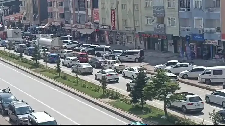 Konya Trafiğini Artıran Nedenler: Yeni Raylı Sistem Hatları Neden Eleştiriliyor? Konya'da 2025 Yılı Otomobil Sayısı...