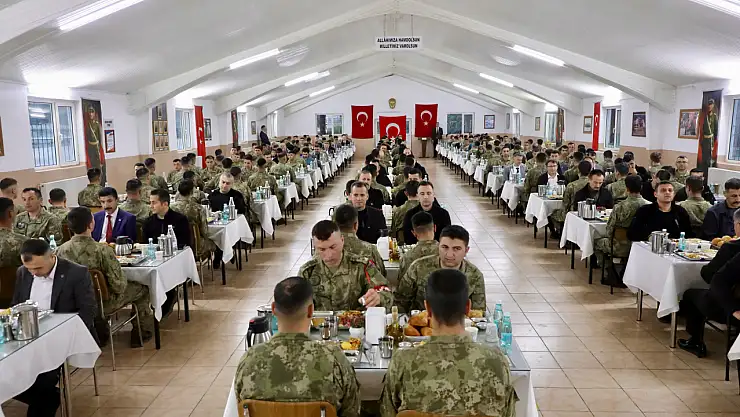 Konya Valisi, Mehmetçik ve Şehit Aileleriyle iftarda buluştu
