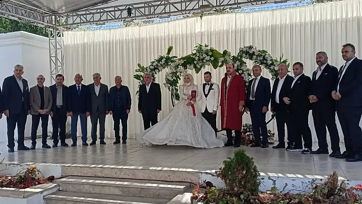 Konya'yı buluşturan düğün! Eberdes ve Tanoğlu aileleri birleşti
