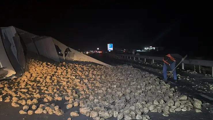 Konya yolunda yürekler ağza geldi: Köpeğe çarpmamak için manevra yaptı, az kalsın canından oluyordu!